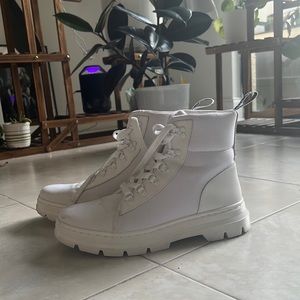 FINAL SALE Dr. Marten Mens Combs Boots